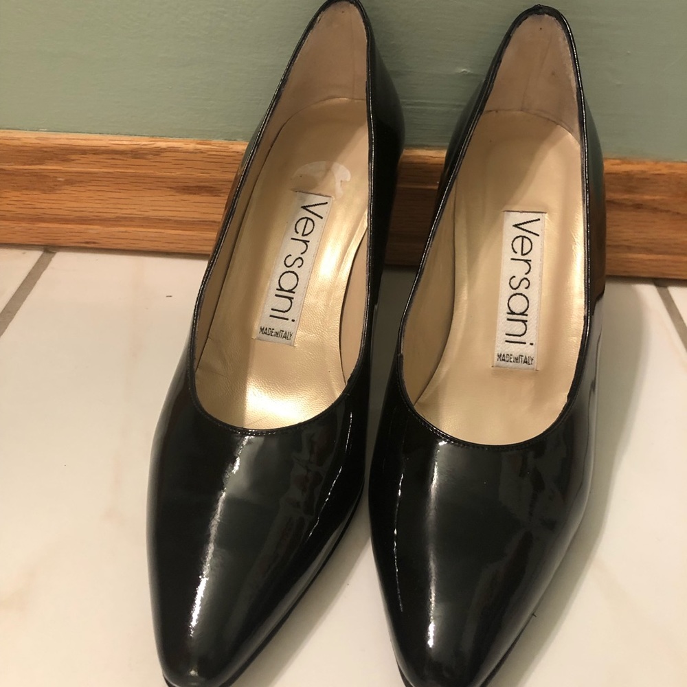Black Size 6 1/2 Versani high-heel shoes